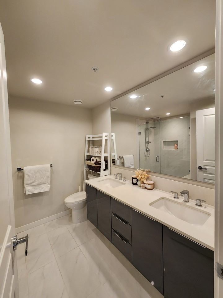 The Lloyd - Photo 7 of 13