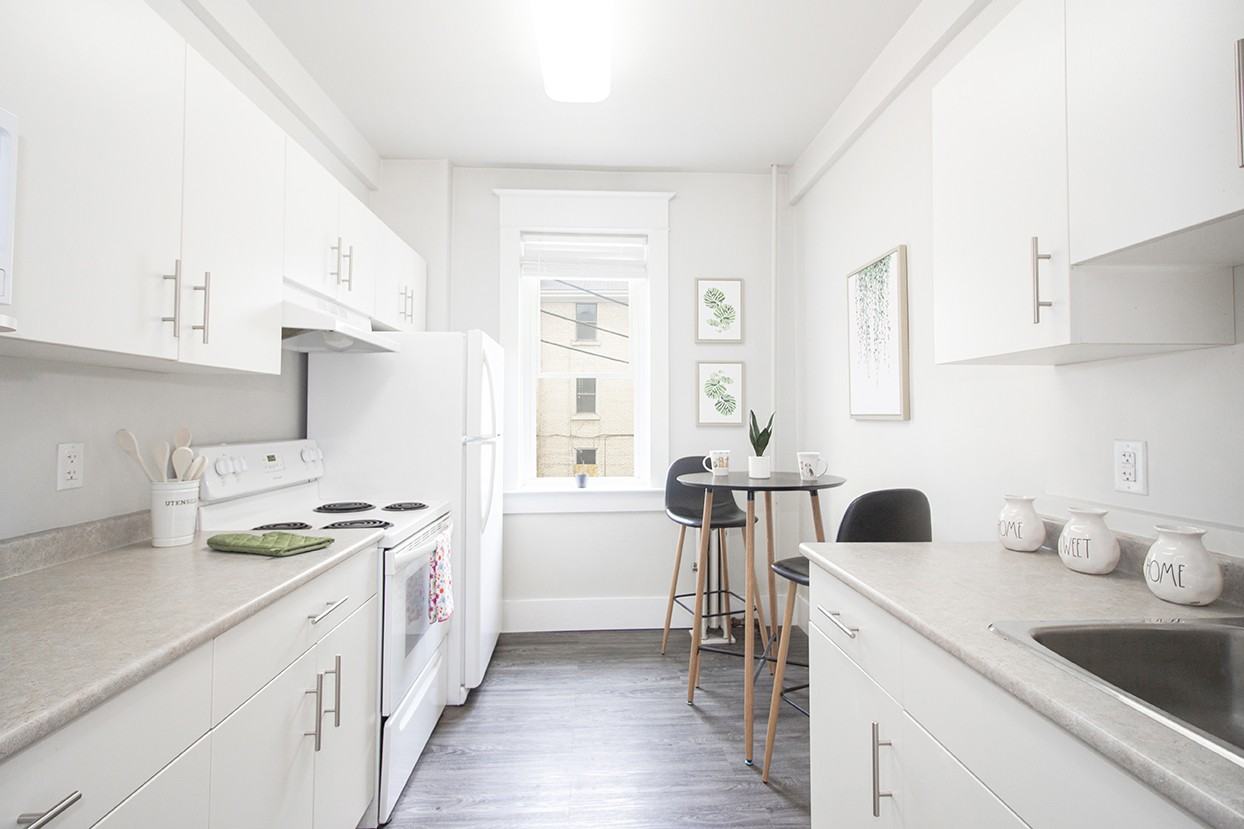 745 Wolseley Avenue - Photo 5 of 39