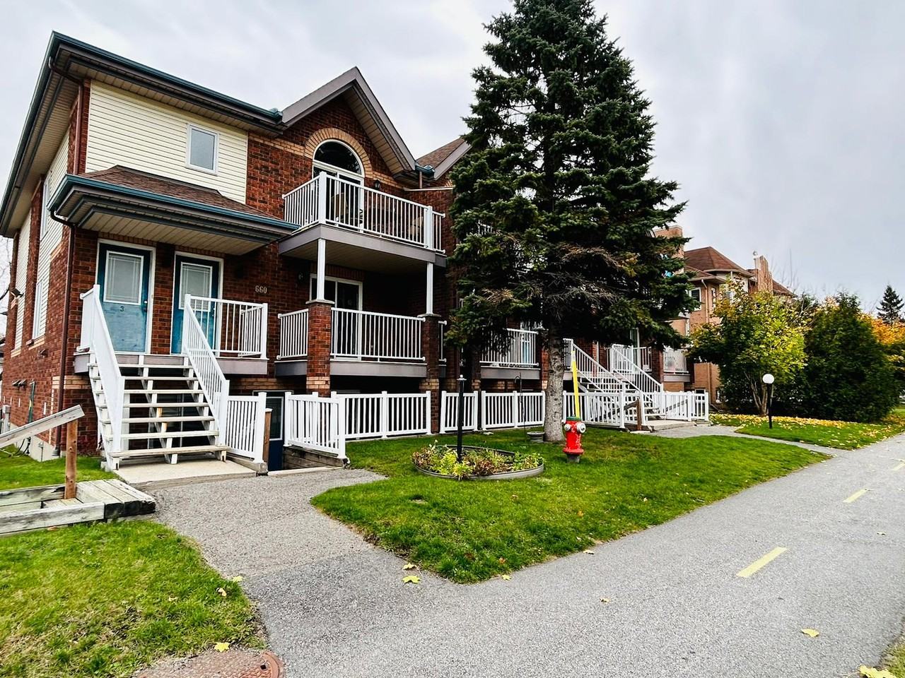 Cité des Jeunes - Photo 2 of 18