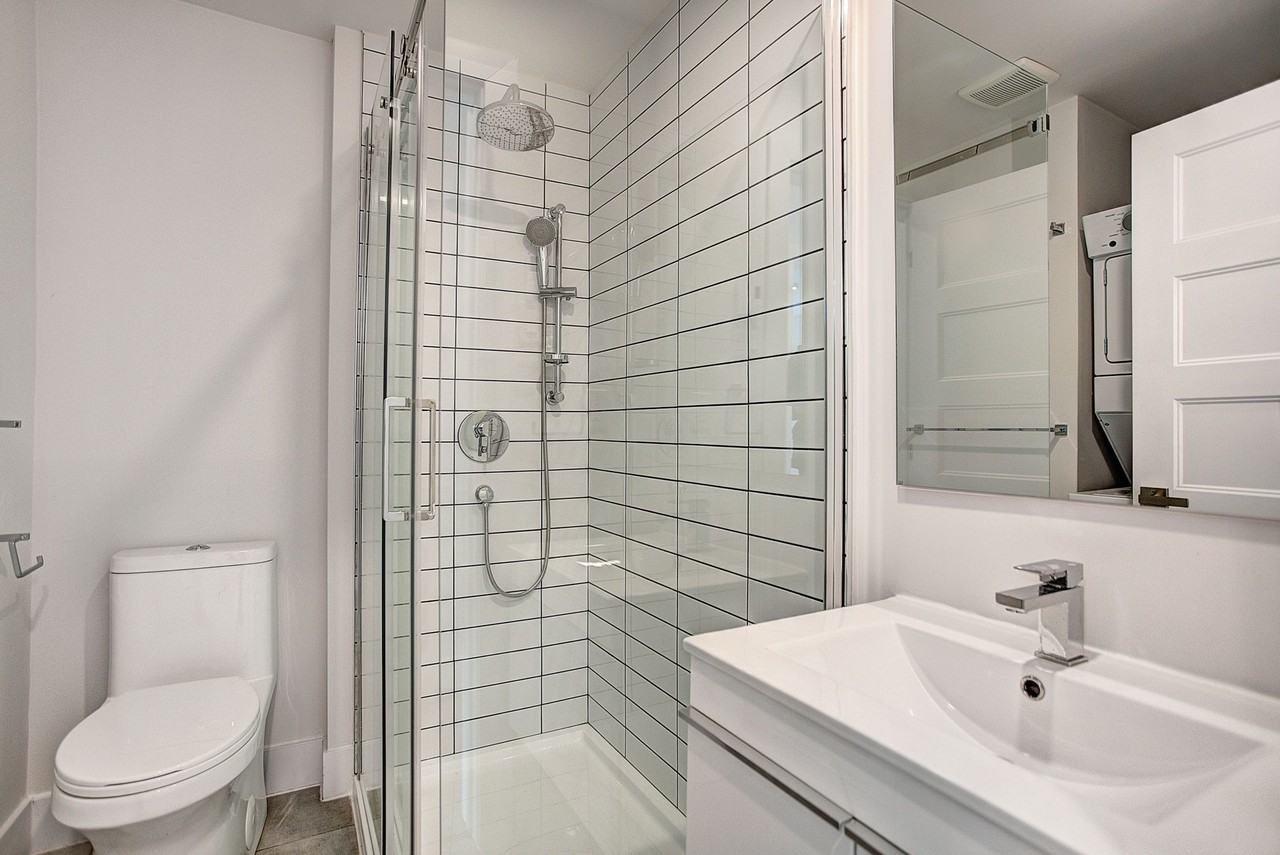 952 Rue Saint-Philippe - Photo 2 of 11