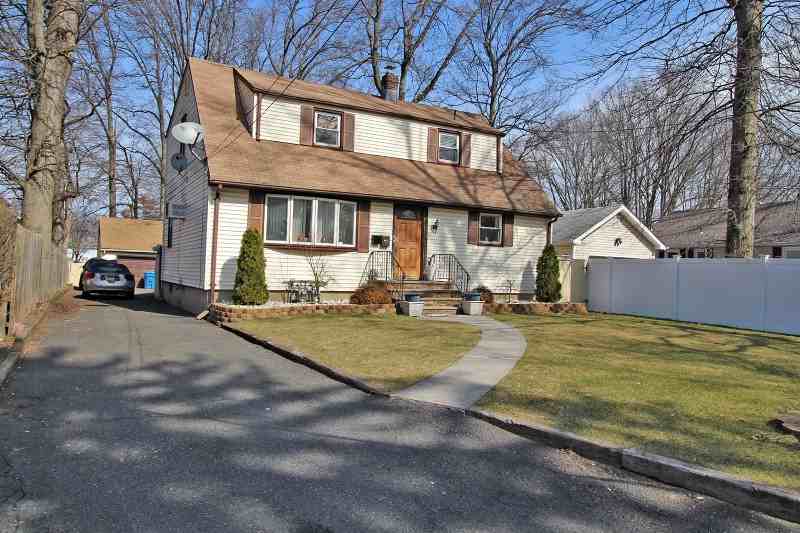 190 Lexington Blvd - Photo 3 of 21