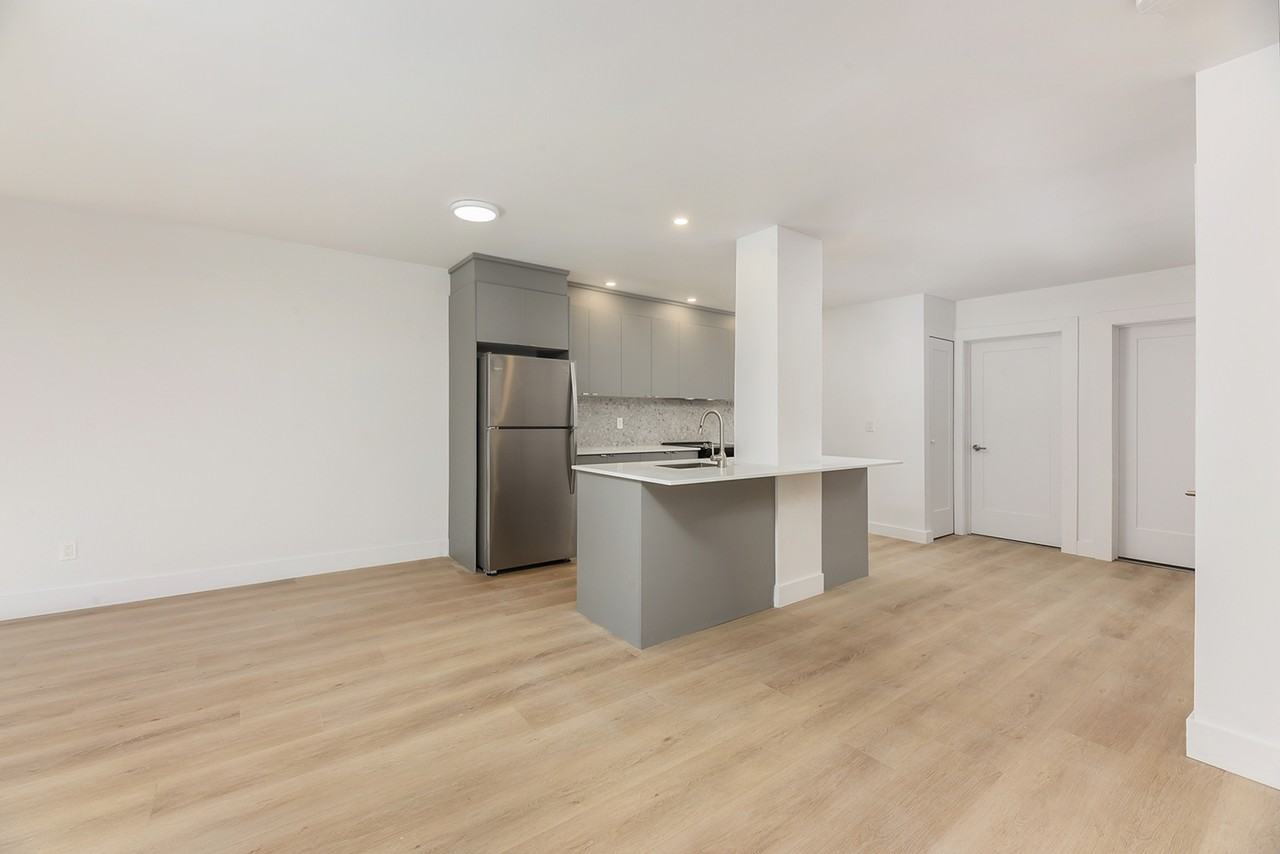 293 Saint Augustin - Photo 3 of 34