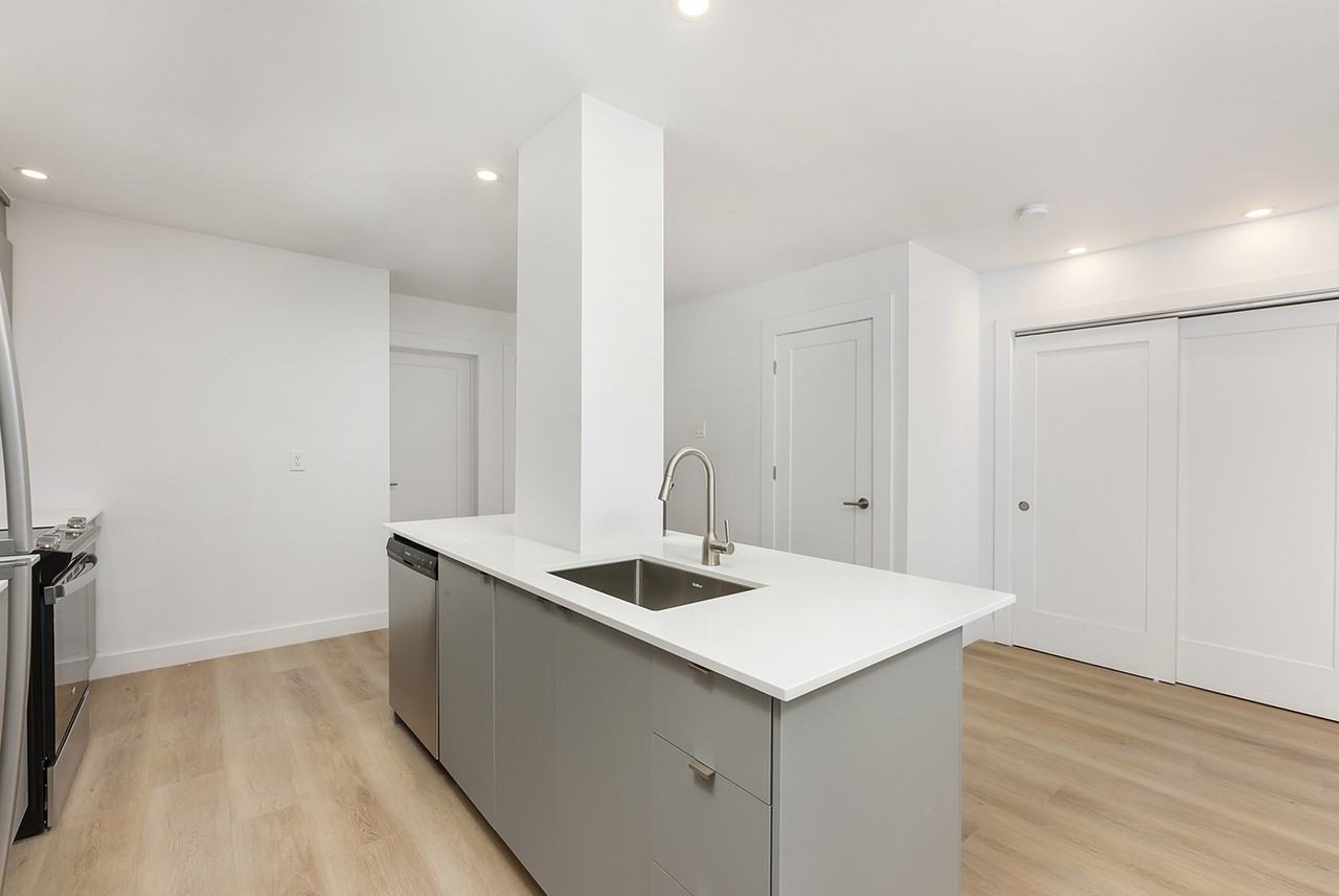 293 Saint Augustin - Photo 6 of 34