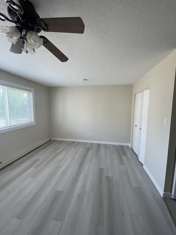 St. Moritz Apartments - Photo 5 of 8