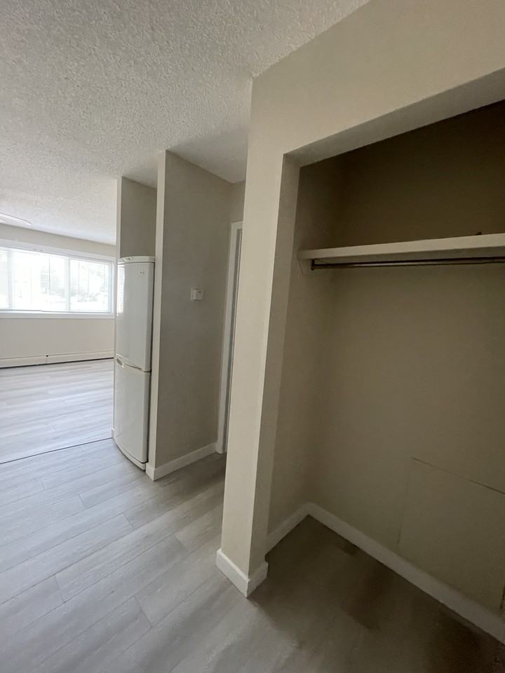 St. Moritz Apartments - Photo 6 of 8