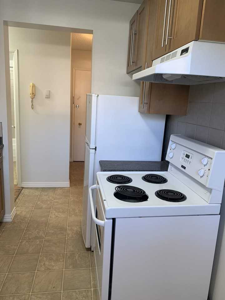 Scona Place - Photo 6 of 21