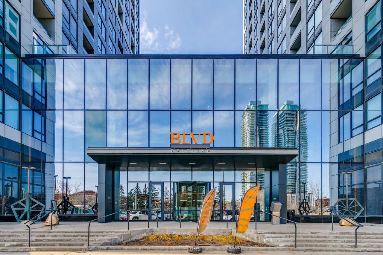 Modern Apartment in Calgary | All Inclusive - Photo 3 of 24