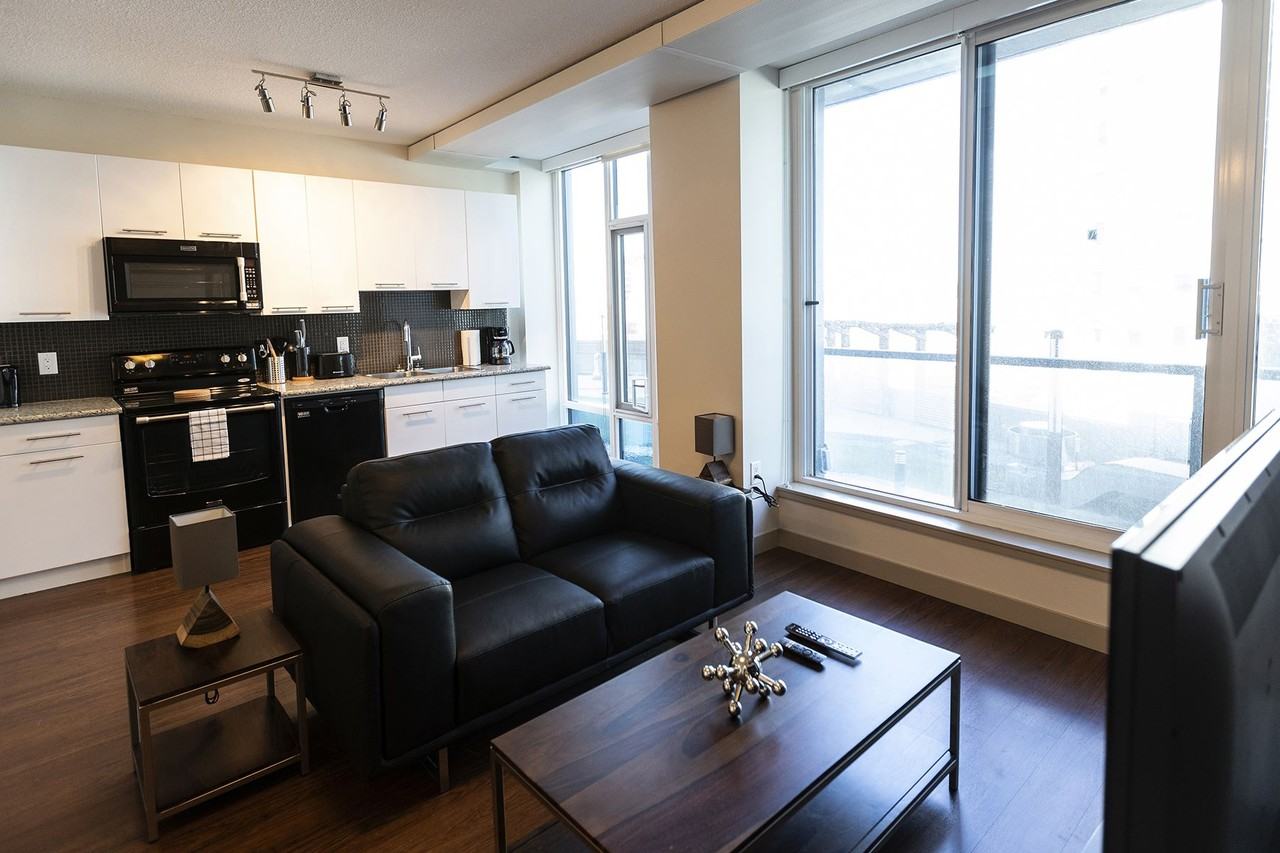 Furnished Apartment in Edmonton | Short Term Rentals - Photo 2 of 8