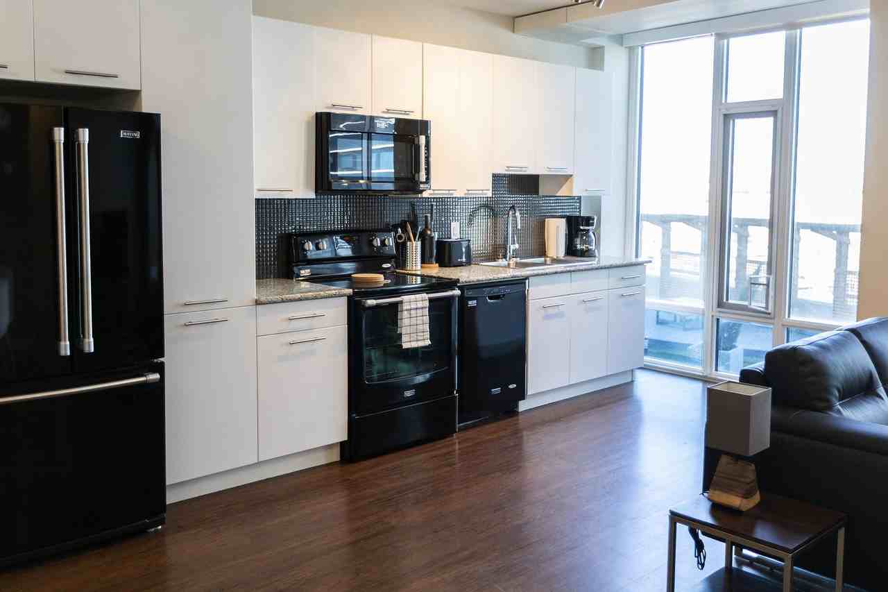 Furnished Apartment in Edmonton | Short Term Rentals - Photo 3 of 8