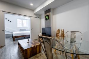 featured image of 1827 Albert St