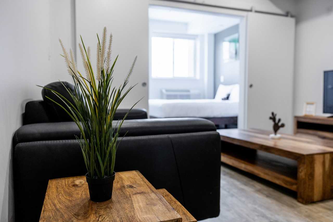 Furnished Apartment in Regina | Flexible Lease | Utilities Included - Photo 2 of 20