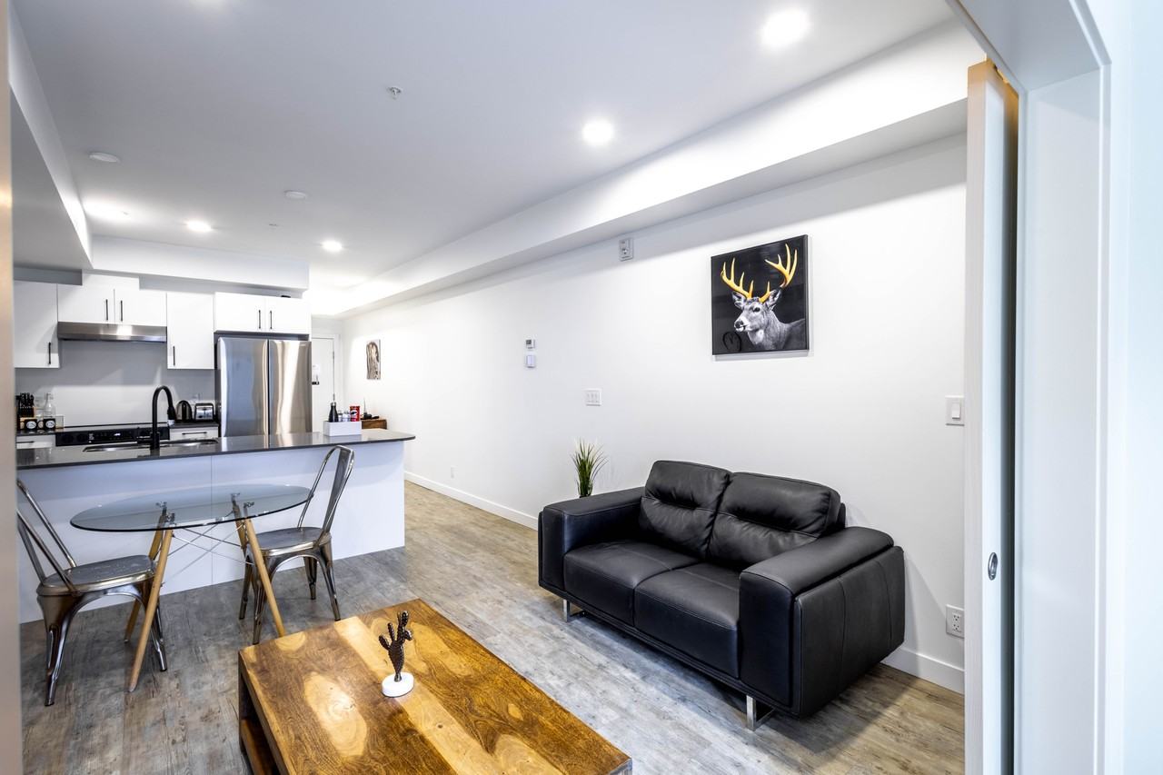 Furnished Apartment in Regina | Flexible Lease | Utilities Included - Photo 3 of 20