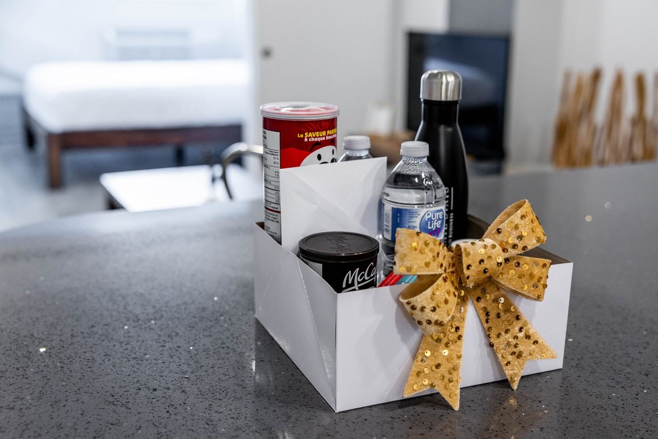 Furnished Apartment in Regina | Flexible Lease | Utilities Included - Photo 7 of 20