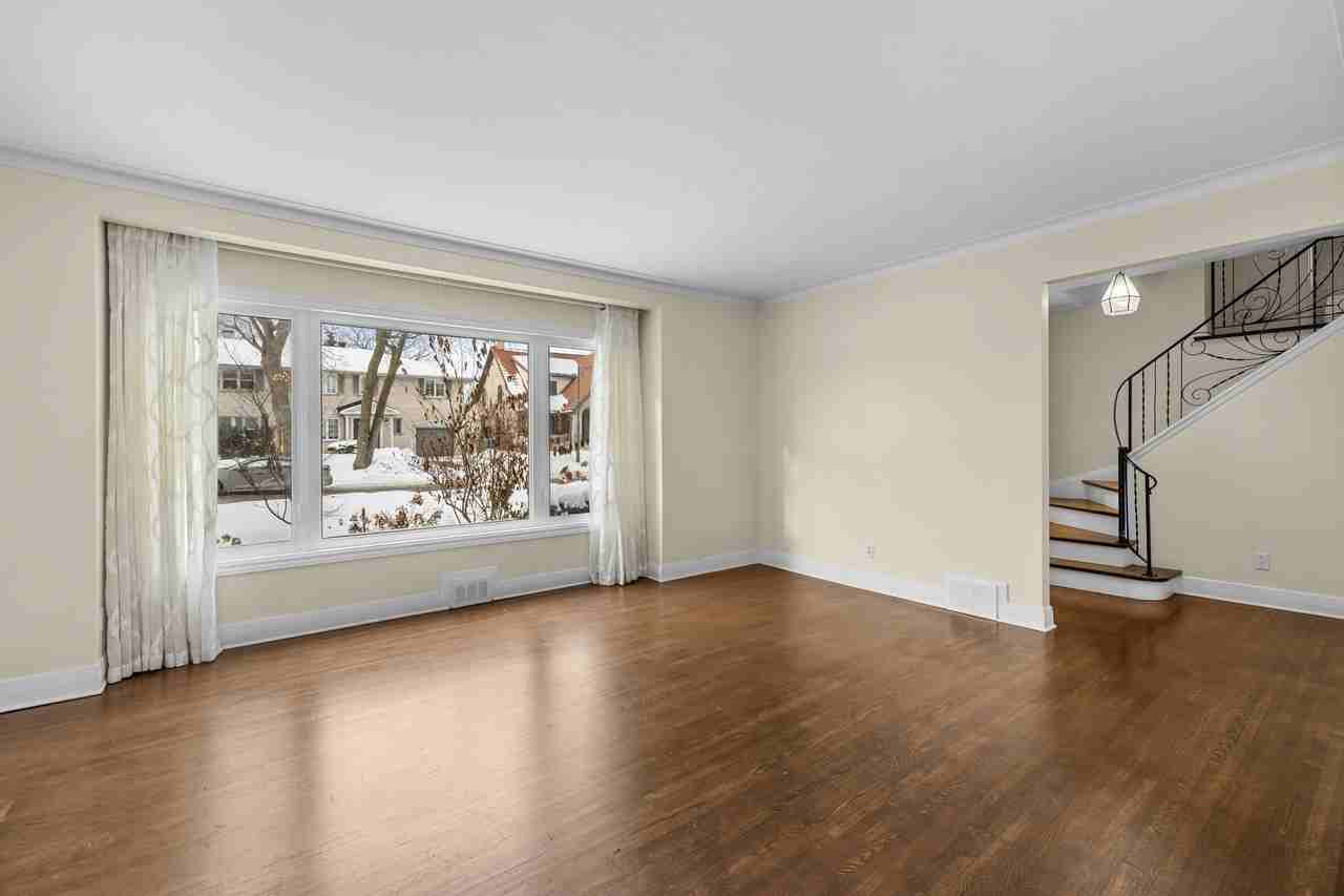 266 Av. Glengarry - Photo 5 of 28