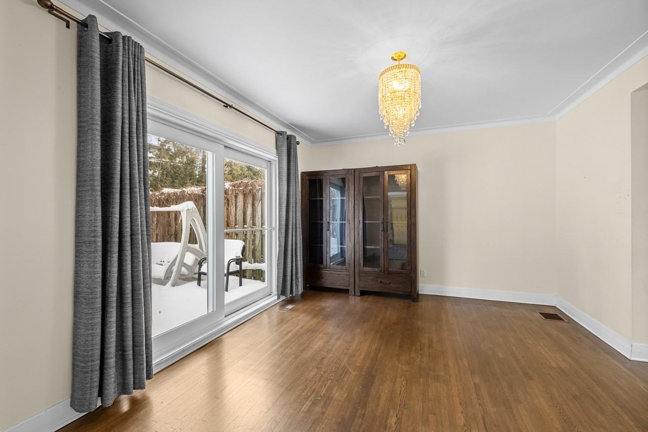 266 Av. Glengarry - Photo 7 of 28