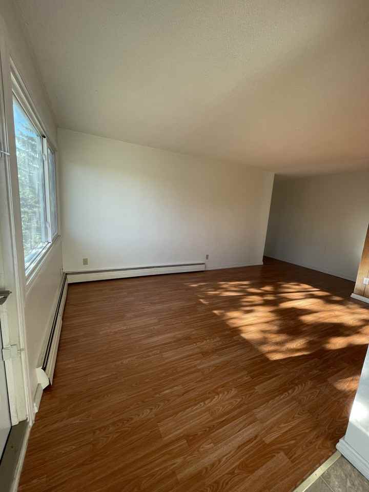 Pinecrest Apartments - Photo 2 of 6