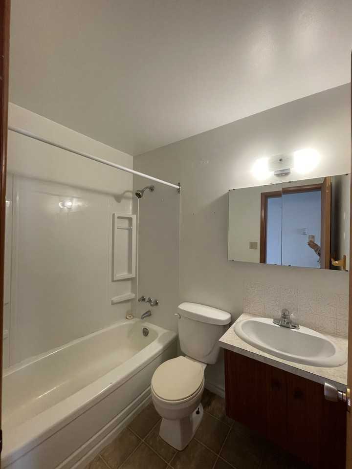 Pinecrest Apartments - Photo 6 of 6