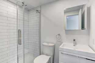 4530 Avenue Coloniale - Photo 1 of 1