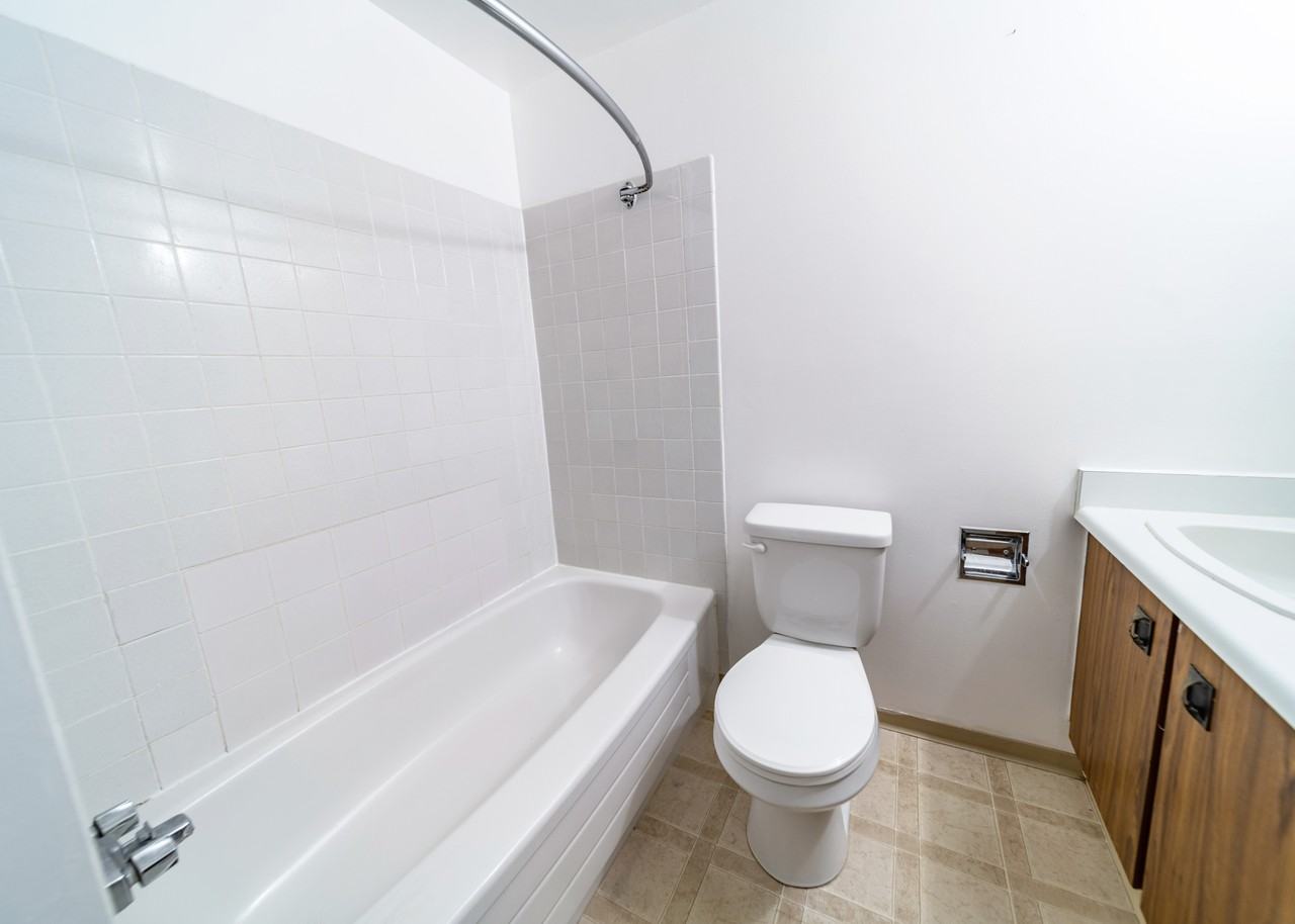 Aspen Apartments - Photo 5 of 10