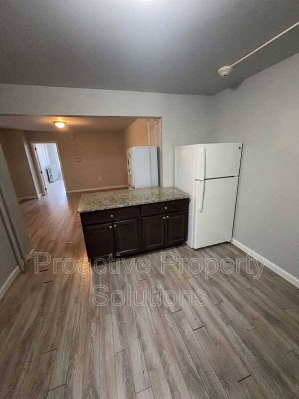 209 Cattell St #1F - Photo 3 of 16