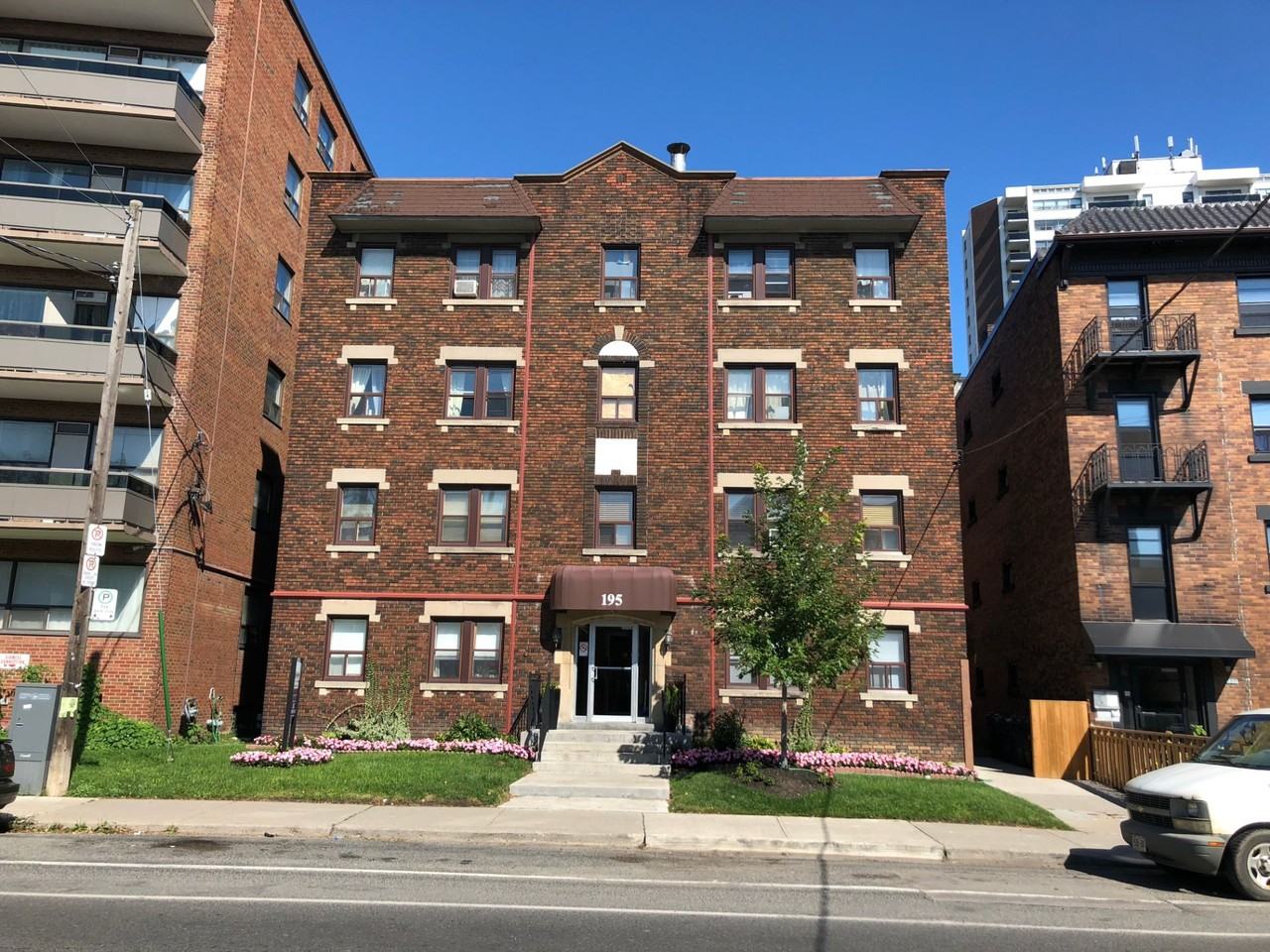 195 Vaughan Road - Photo 2 of 3