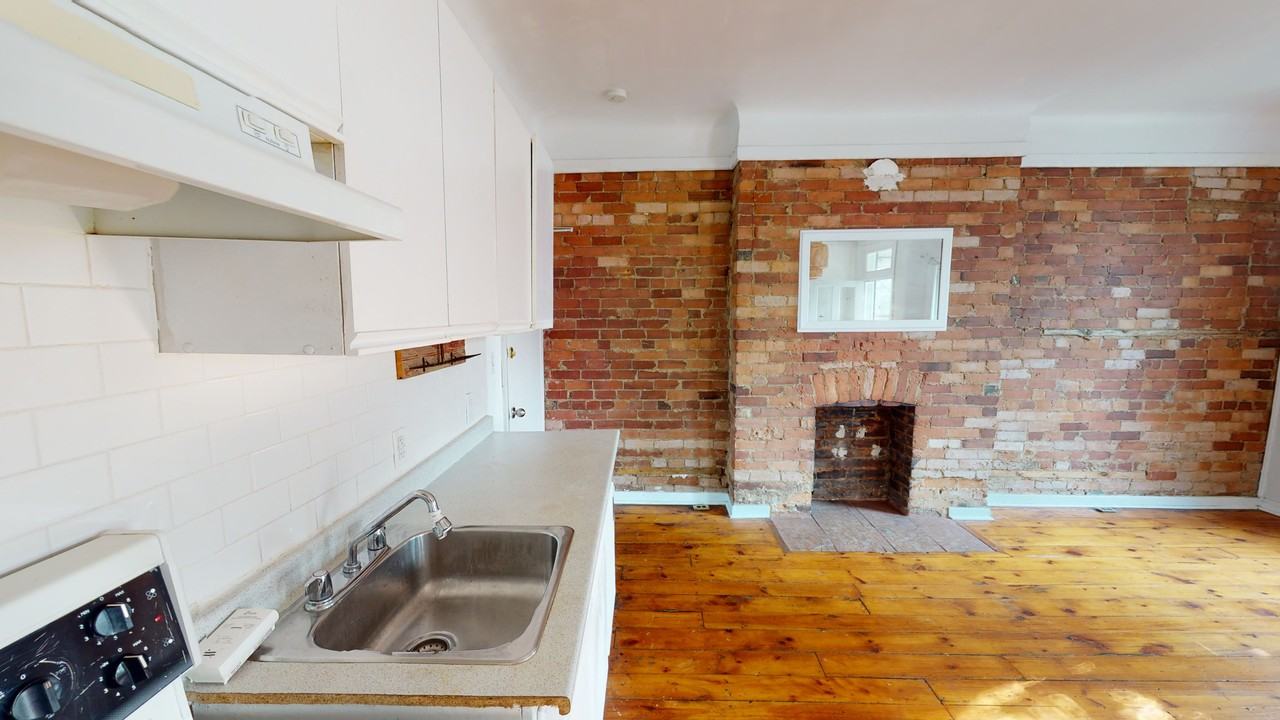 DOVERCOURT RD & COLLEGE ST - Photo 5 of 39