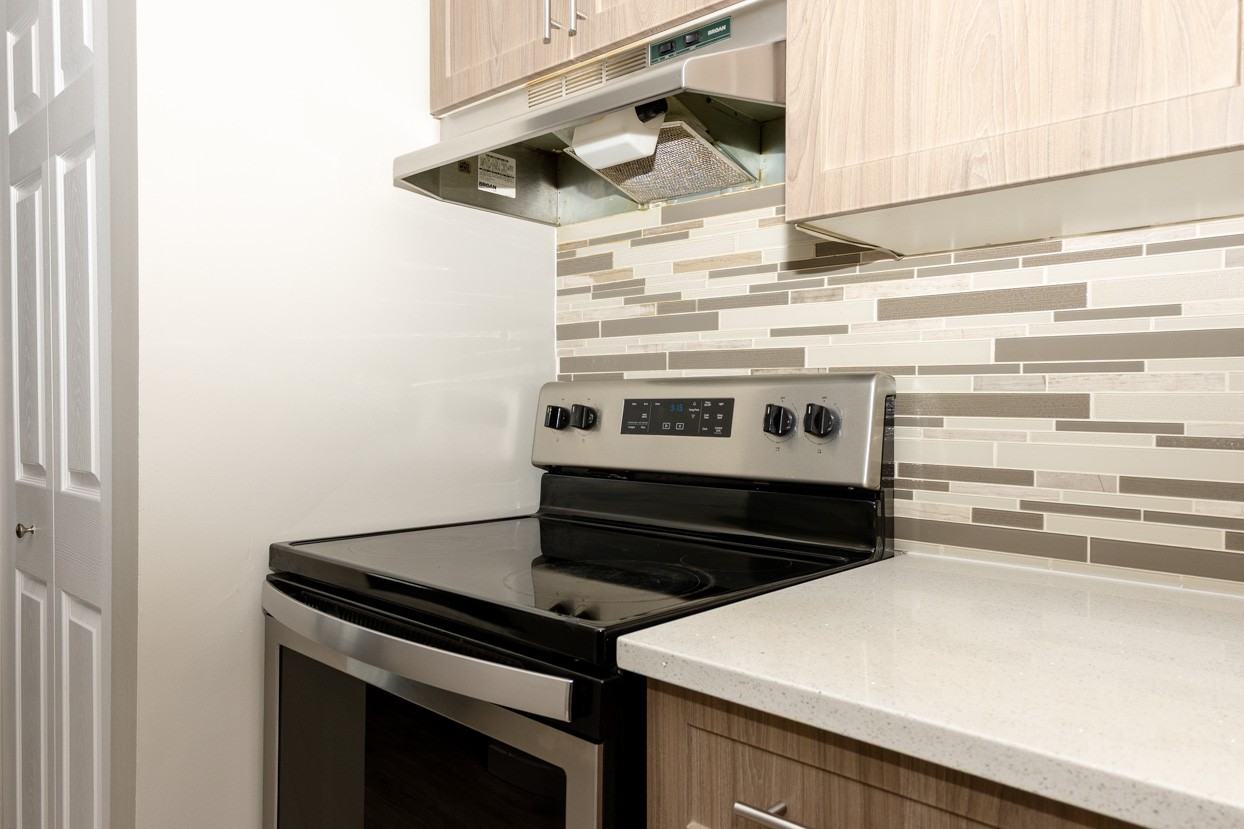 Polo Club Apartments - Photo 5 of 34
