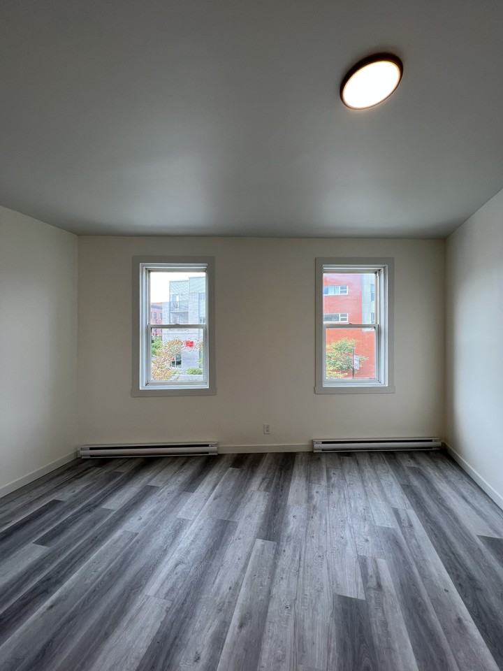 507 Rose de Lima & 3493 Notre Dame West - Photo 6 of 11