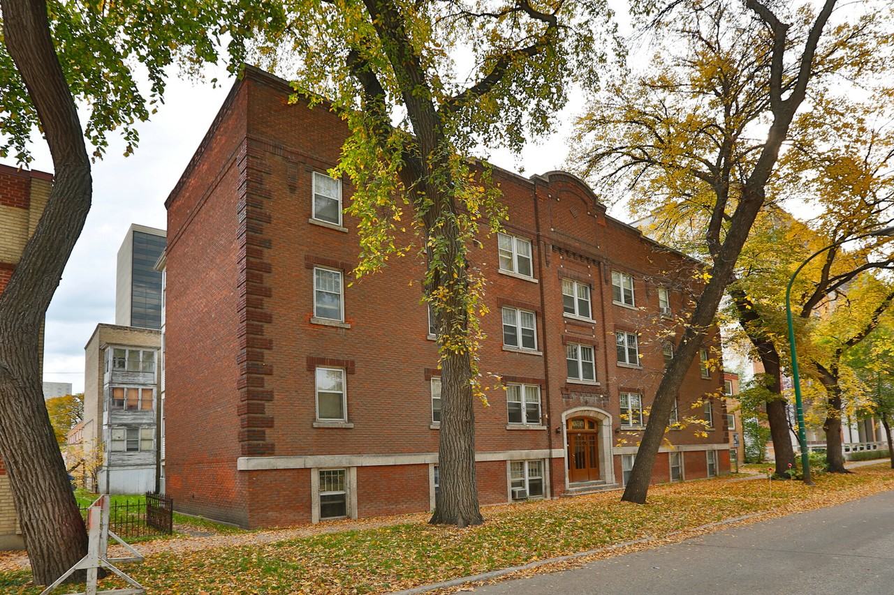 Monterey Apartments - Photo 4 of 6