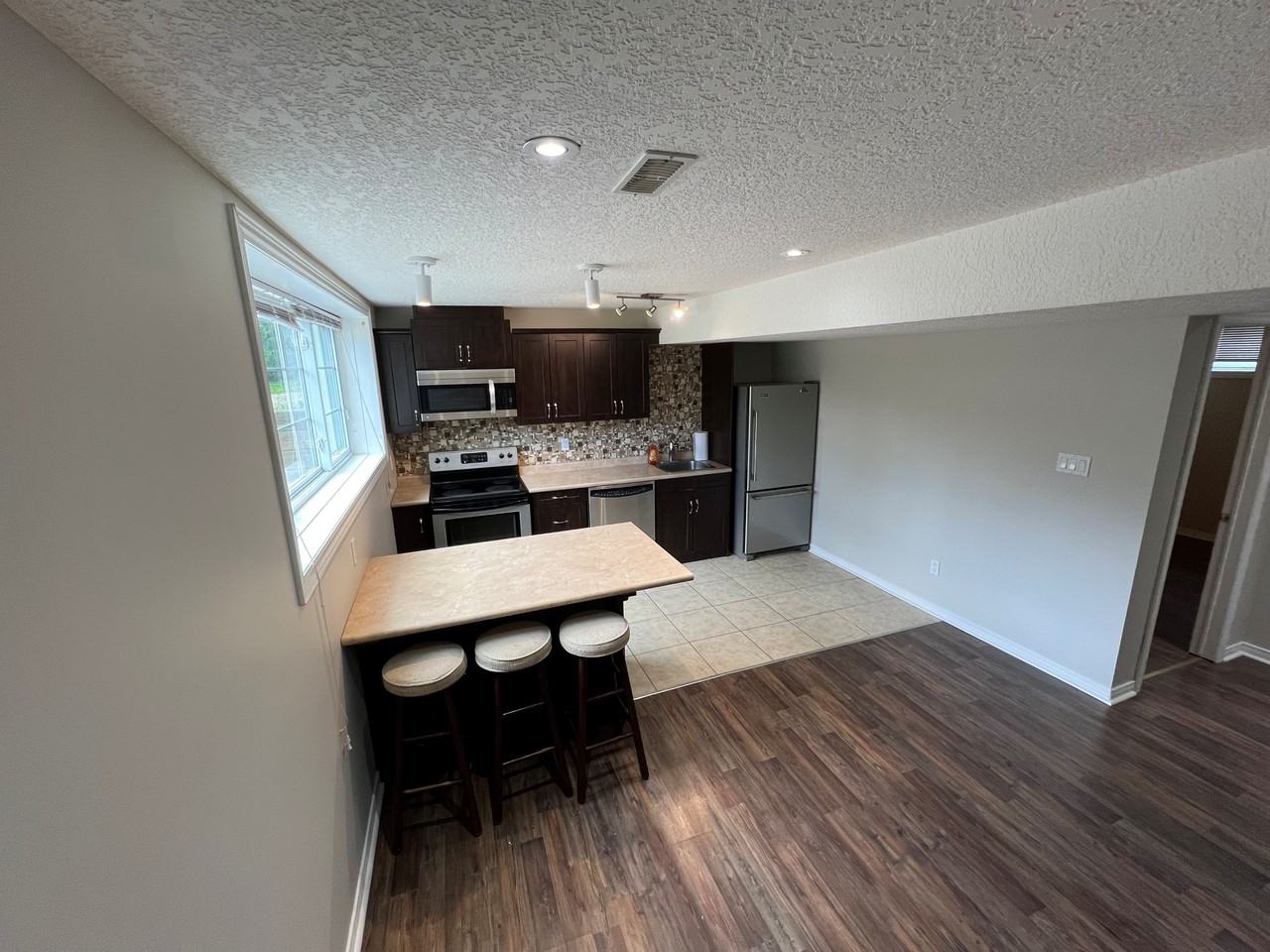 32 Floral Drive - Photo 3 of 7