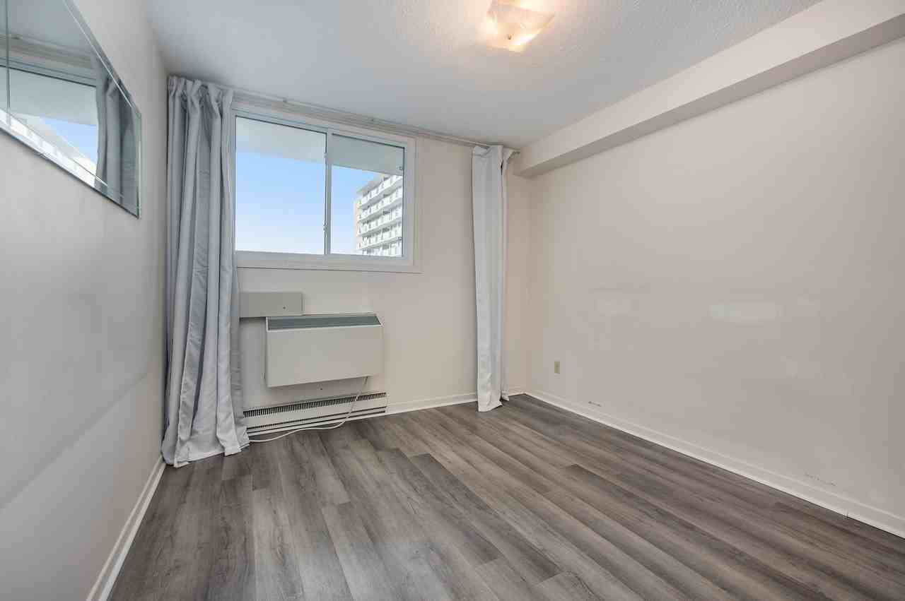 163 MacLaren St - Photo 3 of 13