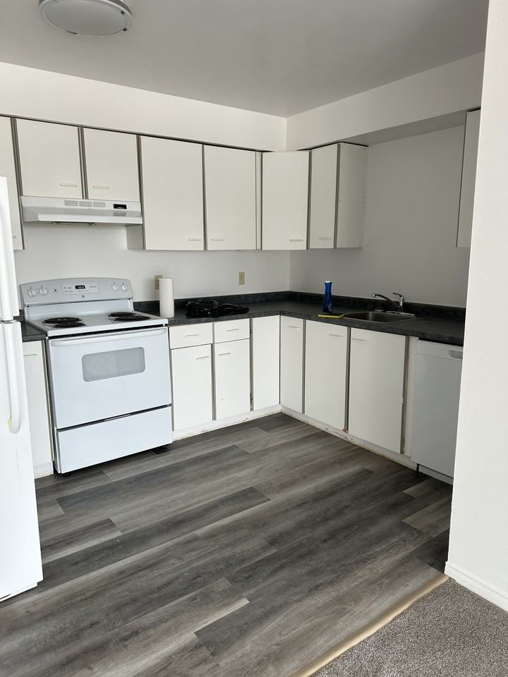 130 Bell Farm Rd., Barrie - Photo 3 of 8