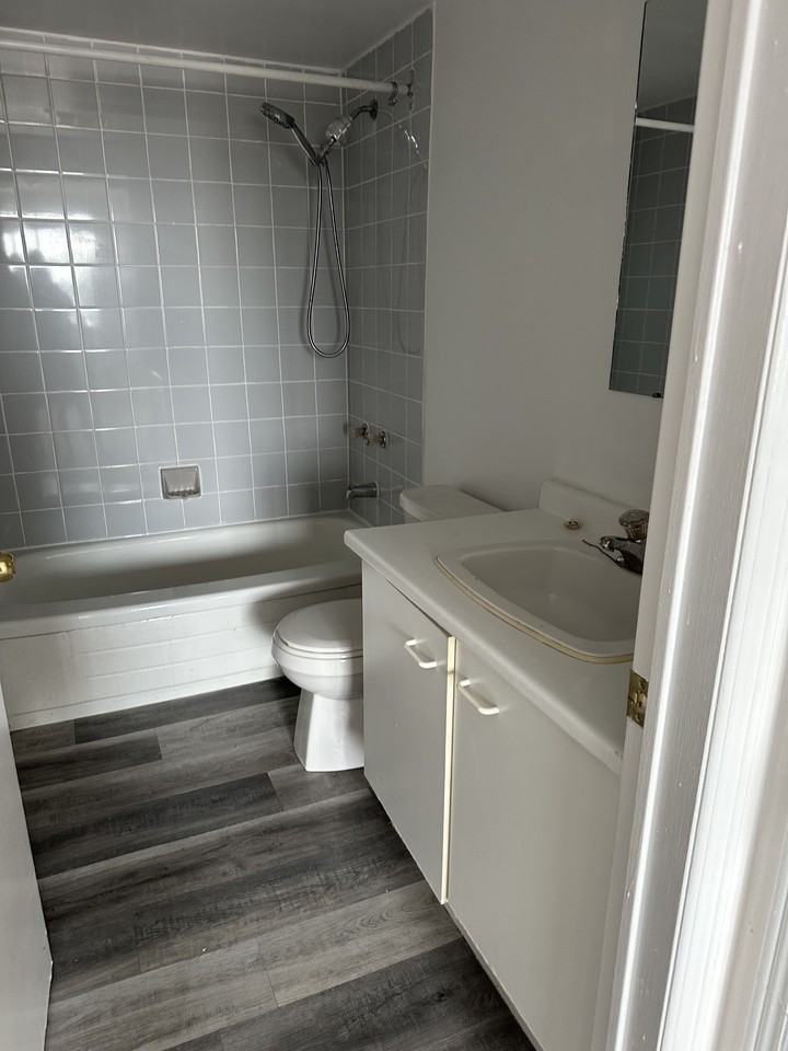 130 Bell Farm Rd., Barrie - Photo 4 of 8