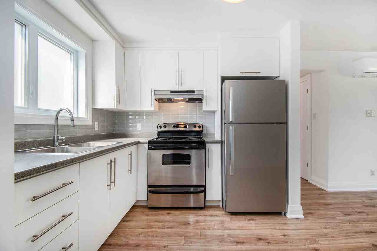 354 Tillbury Ave - Photo 3 of 13