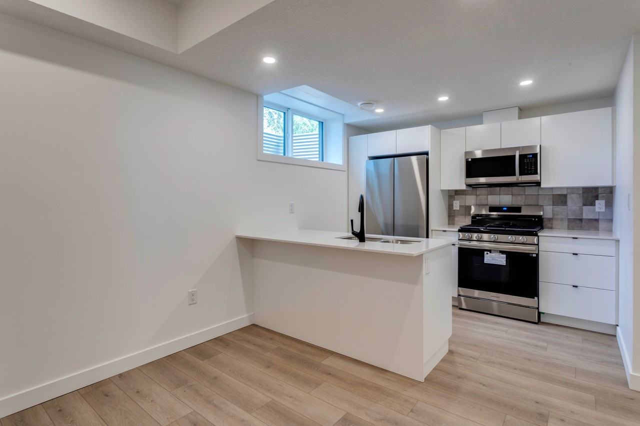 Prince Charles 4 Plex - Photo 4 of 37