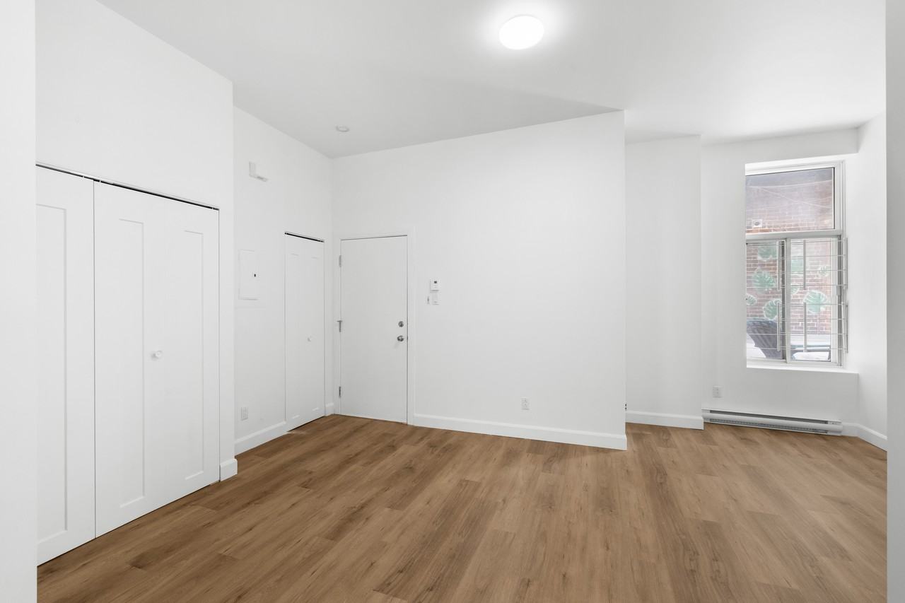 4495 Av. Papineau - Photo 3 of 12