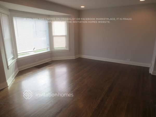 8228 S Christiana Ave - Photo 3 of 18