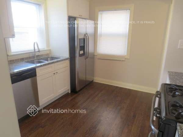 8228 S Christiana Ave - Photo 4 of 18