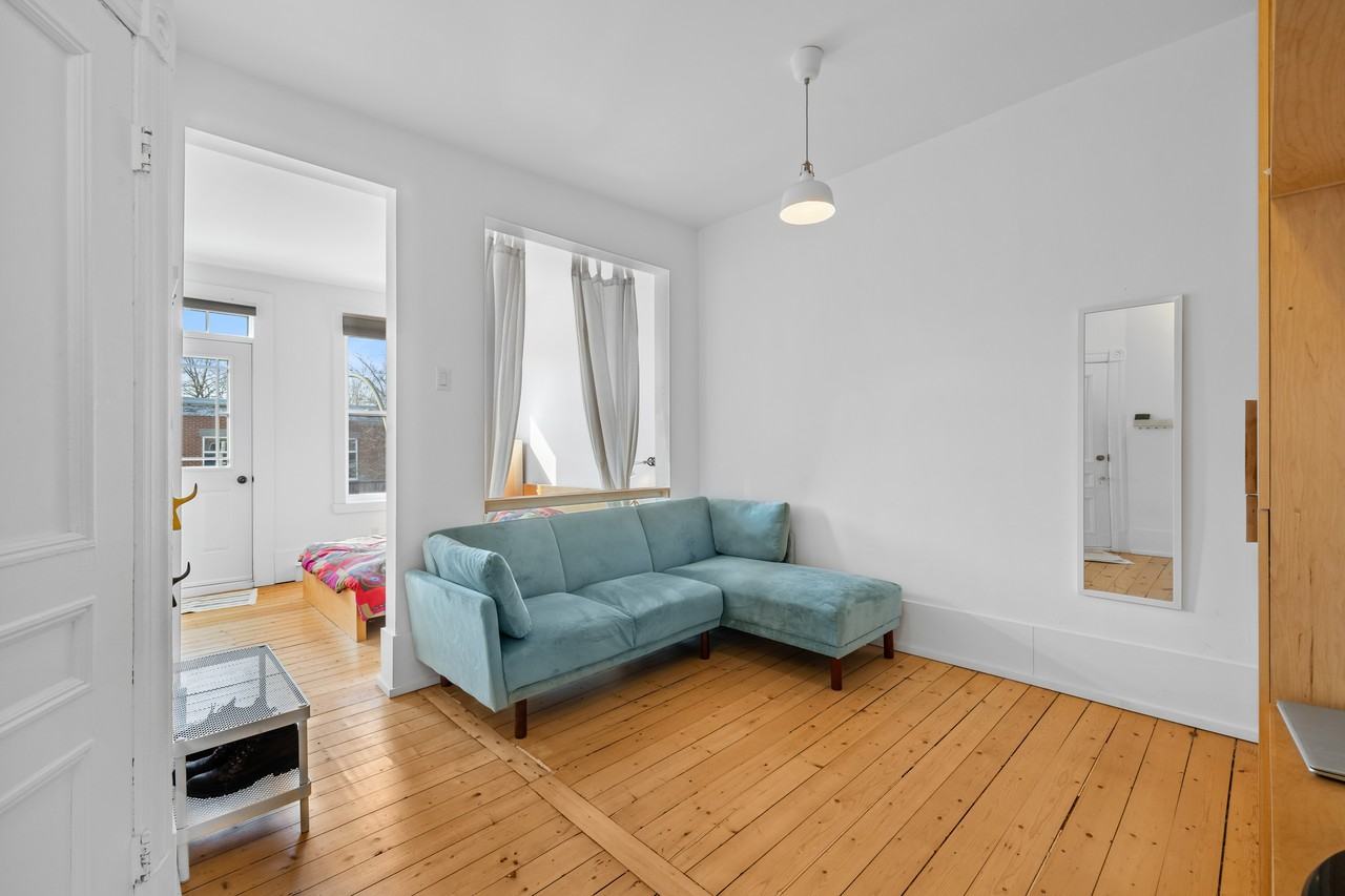 4425 de Bordeaux - Photo 4 of 10