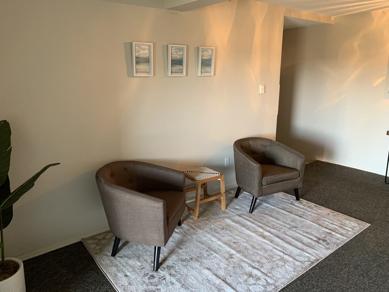 Columbia Pacific Apartments - Photo 3 of 4