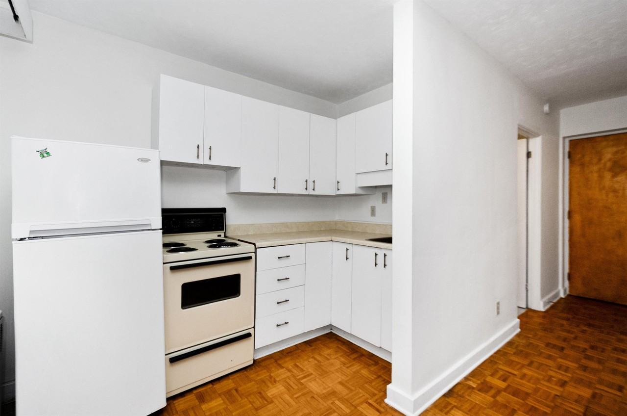 161 Somerset Street West - Photo 2 of 6