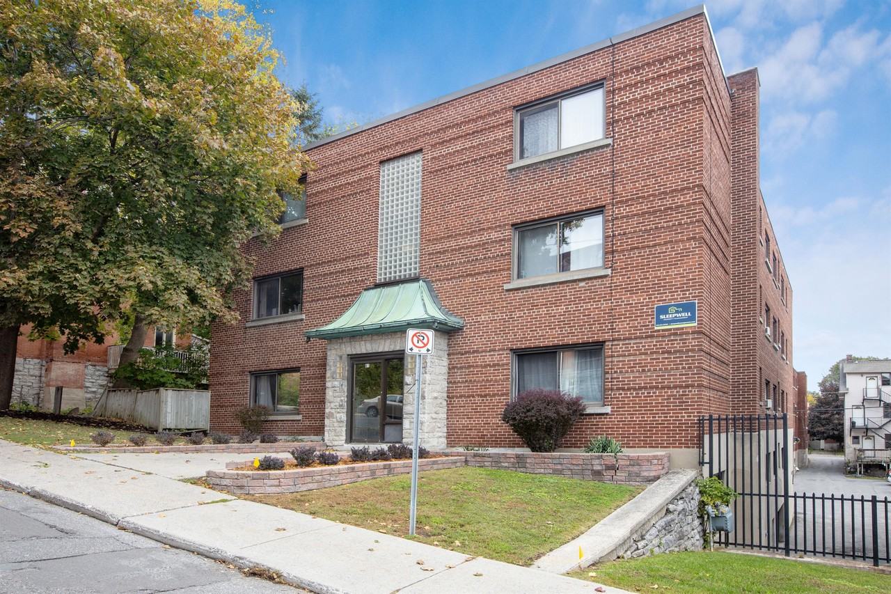 81 Russell Avenue - Photo 2 of 40