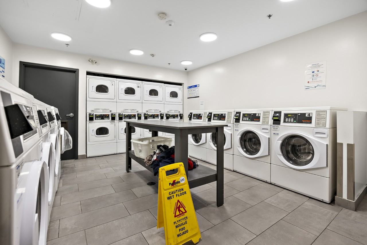 60 Esther Lorrie Drive - Photo 7 of 10