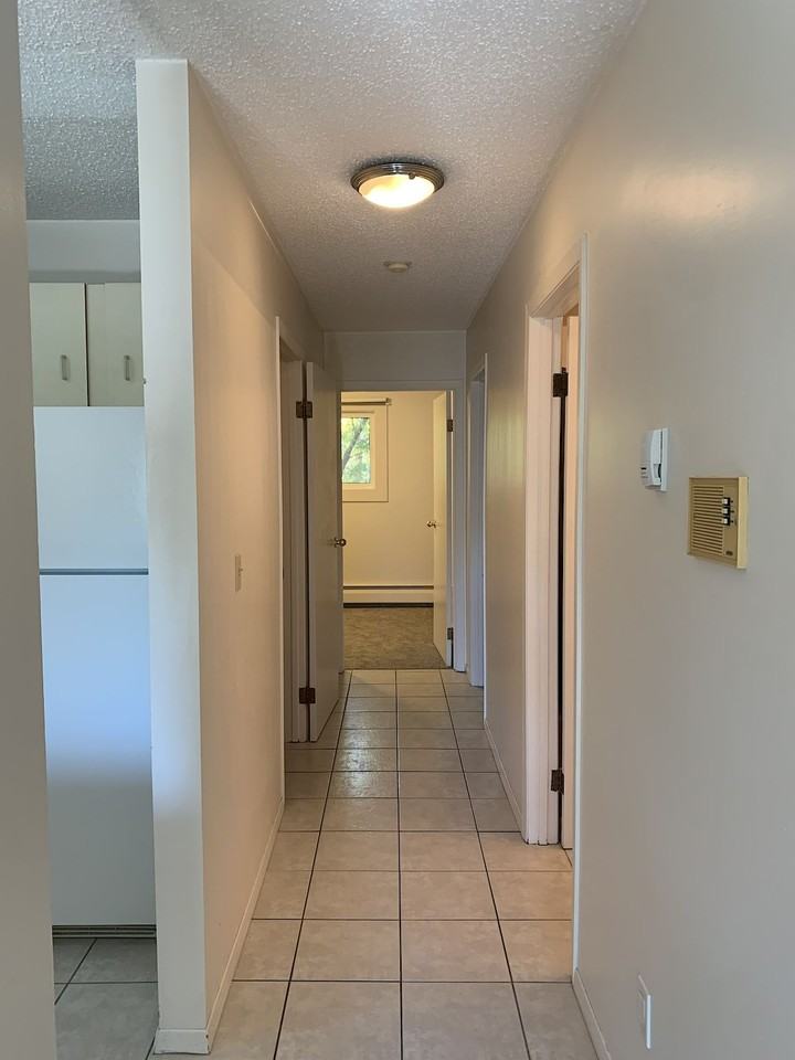 7915 112 Avenue Northwest 202, Edmonton, Alberta, Canada, T5B 2J8 - Photo 7 of 12