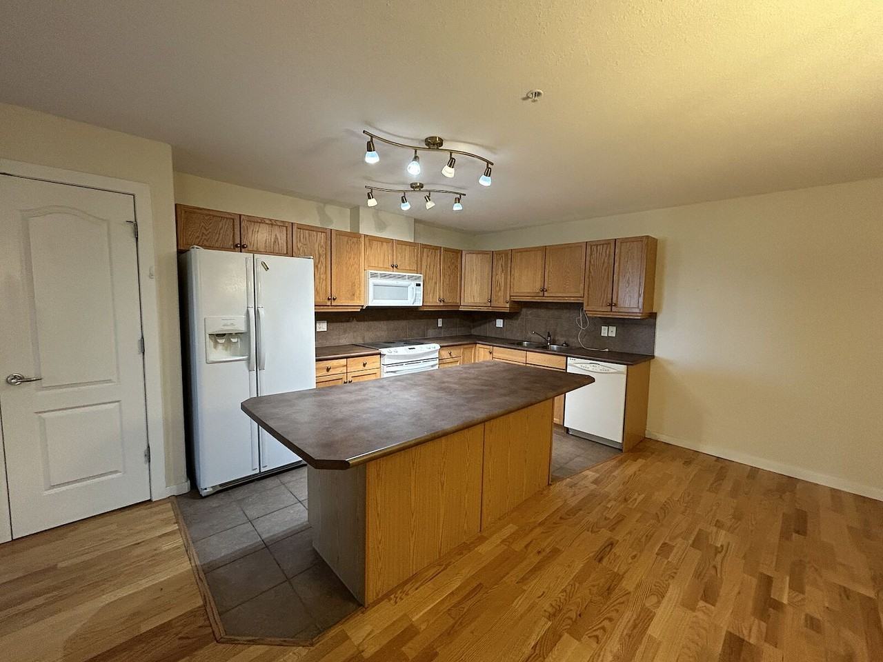 278 Suder Greens Drive Northwest 238, Edmonton, Alberta, Canada, T5T 6V6 - Photo 5 of 14