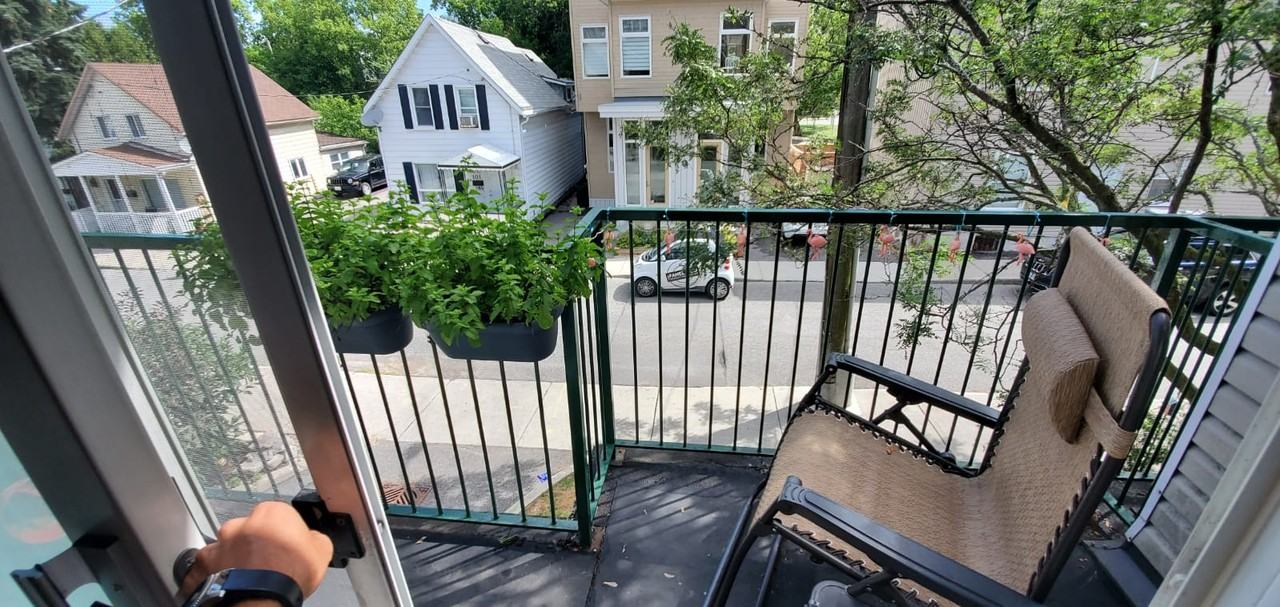 110 Stirling Avenue - Photo 7 of 34