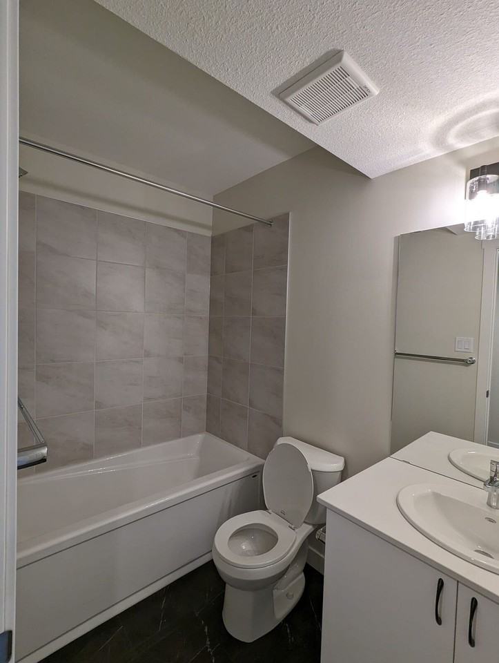 15661 18 Avenue, Down , Edmonton, Alberta, Canada, T6W 5C2 - Photo 4 of 8