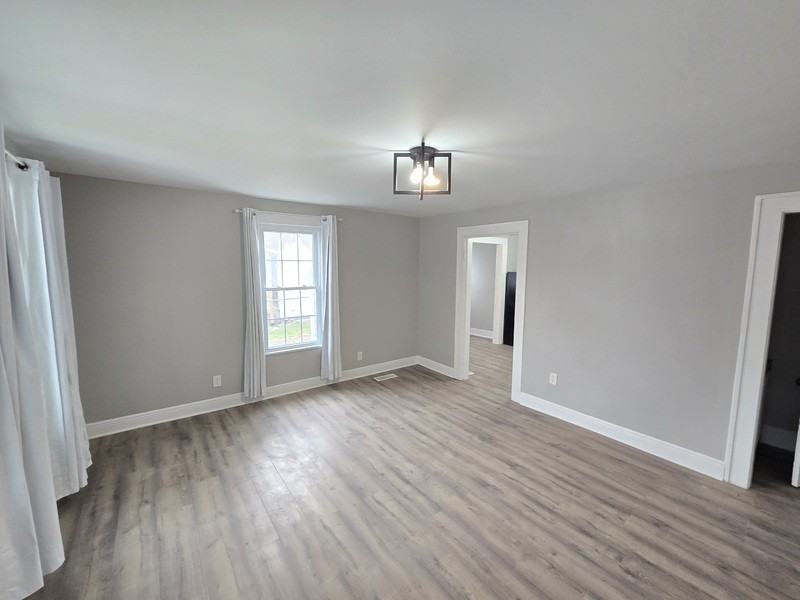 105 California Ave - Photo 3 of 17