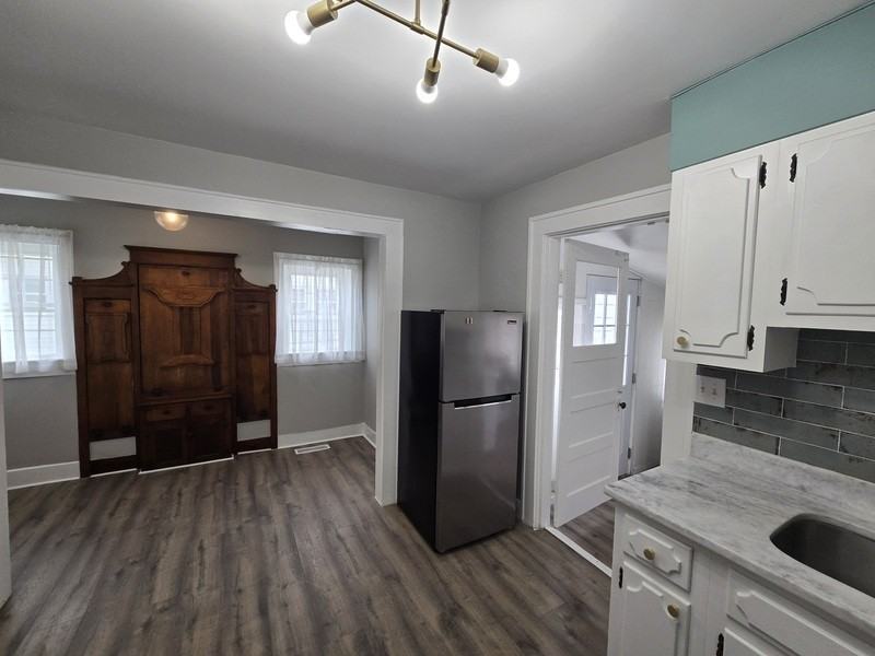 105 California Ave - Photo 6 of 17