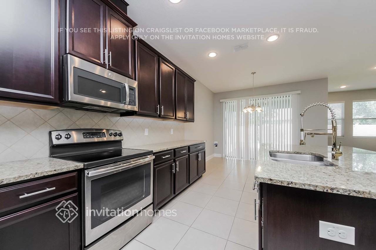 5159 Ravena Ave E - Photo 3 of 11